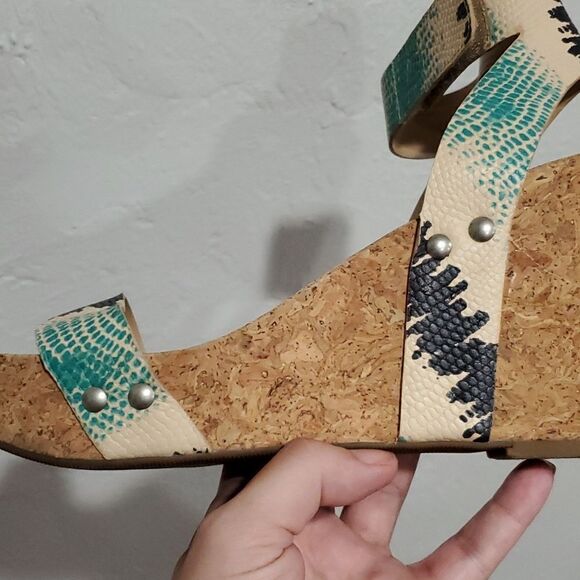 Lucky Genuine Leather McDowell Wedges in Snakeskin Size 8.5 - Picture 10 of 12